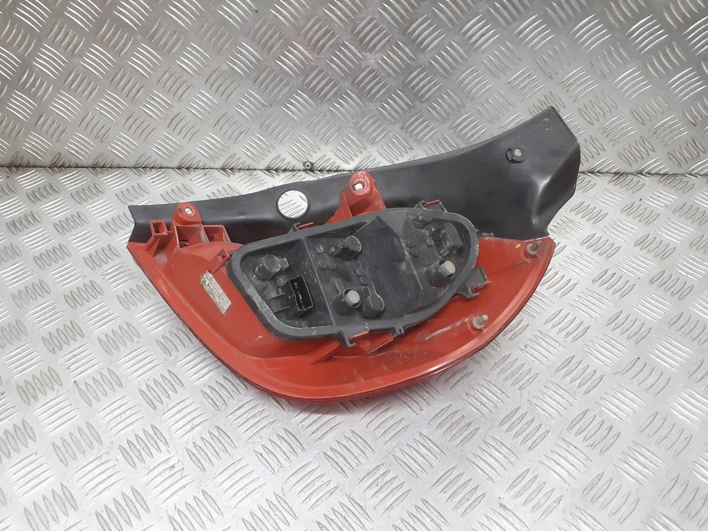 фото №3, Лампа левая задняя 3d renault clio iii 8200459962