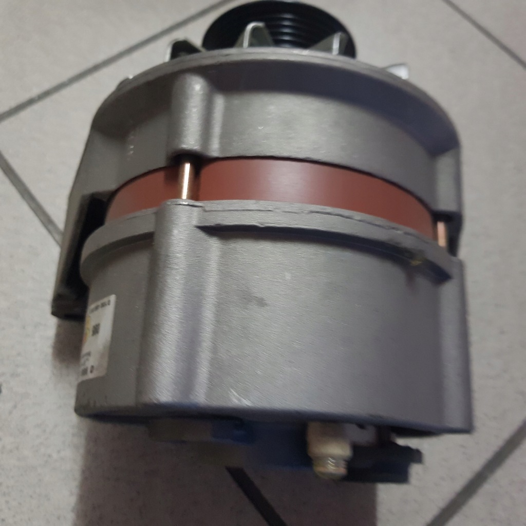 Купити Mercedes генератор a0071546102 новий оригінал