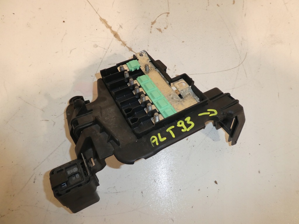 фото №1, Коробка предохранителей skoda rapid 6r0937550a