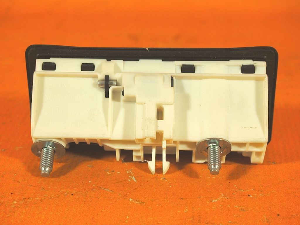 фото №8, Audi a5 8t 16km ручка крышки багажника 5n0827566t