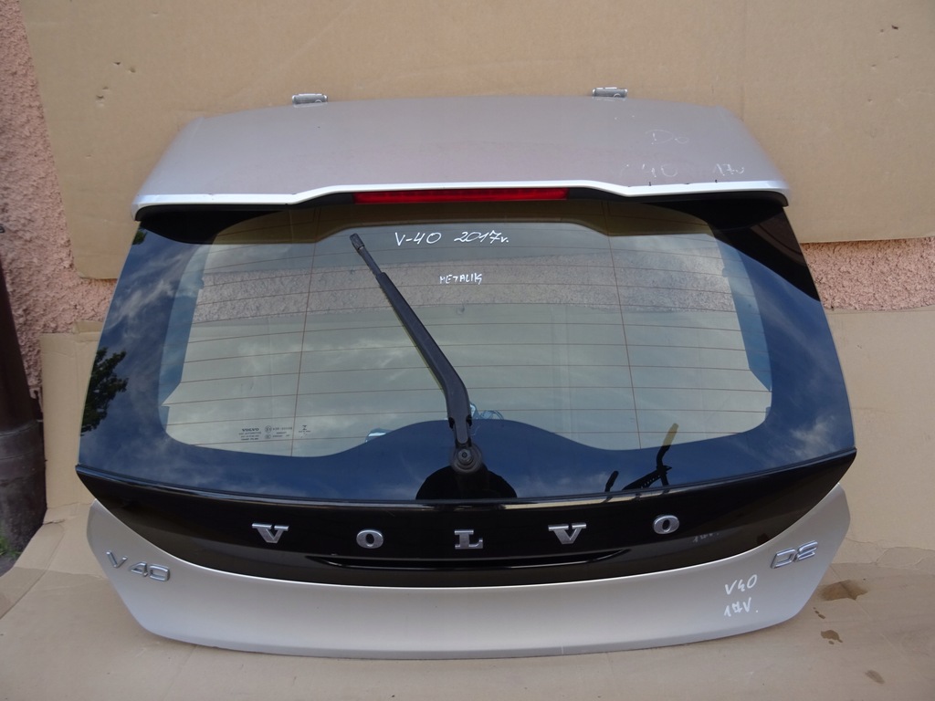 фото №1, Volvo v40 крышка багажника задняя 2017r