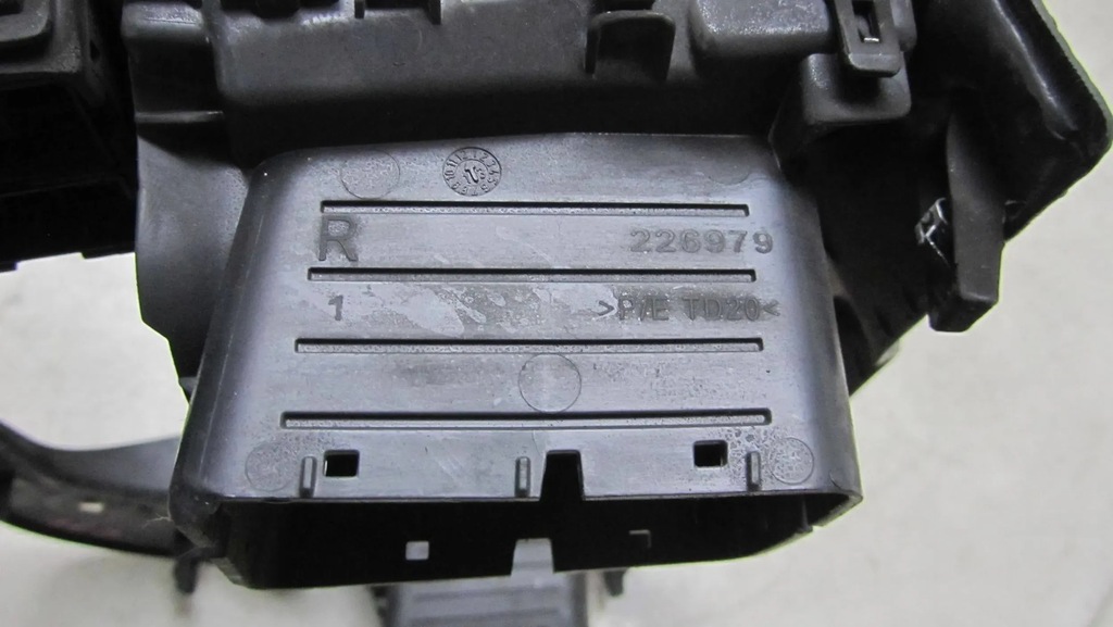 фото №8, Trafic vivaro iii рамка радіо ґрати 682607479r