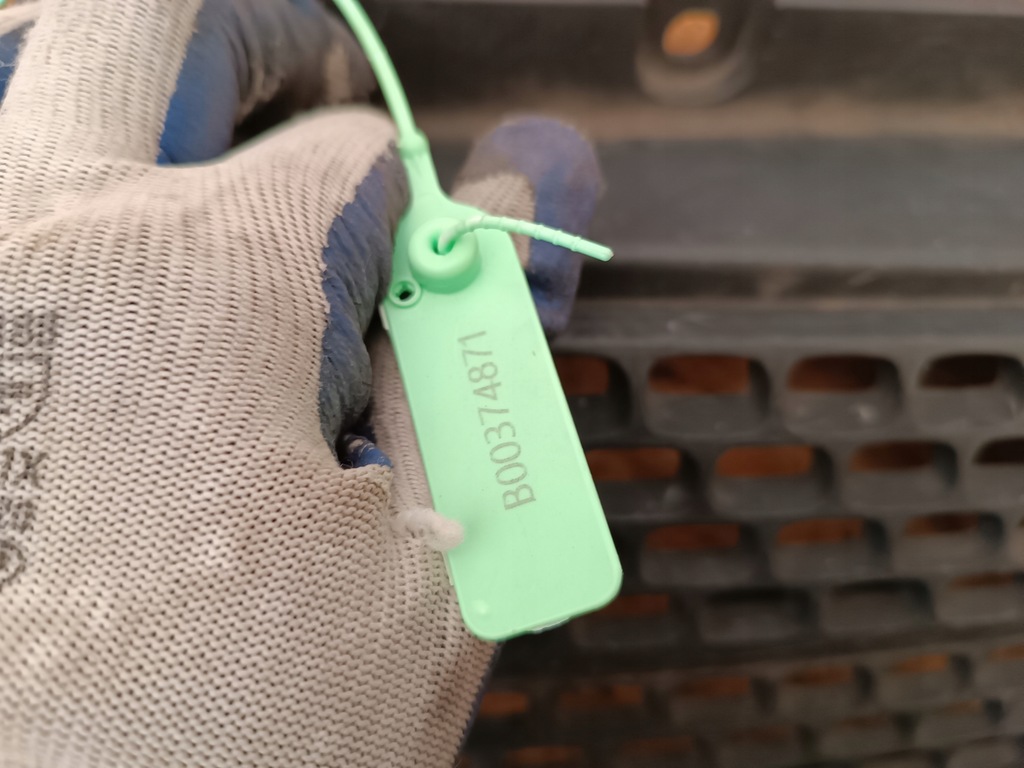 фото №10, Решётка решётка радиатора решётка радиатора бампера перед 86561-17400 hyundai matrix lift 05-