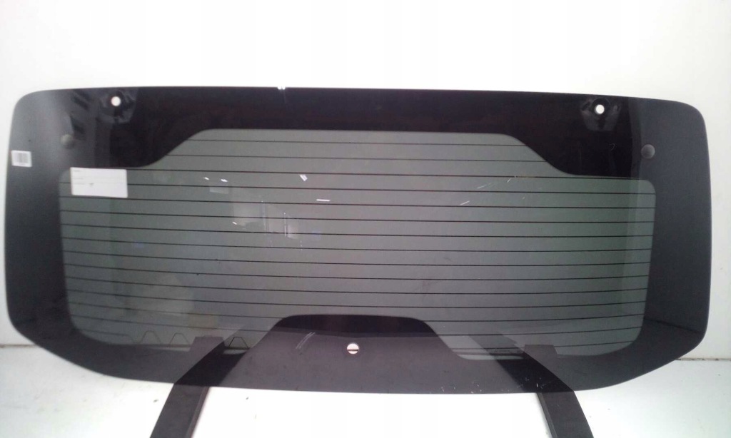 фото №1, Стекло задняя toyota hilux 4 дверной pick-up 2016-