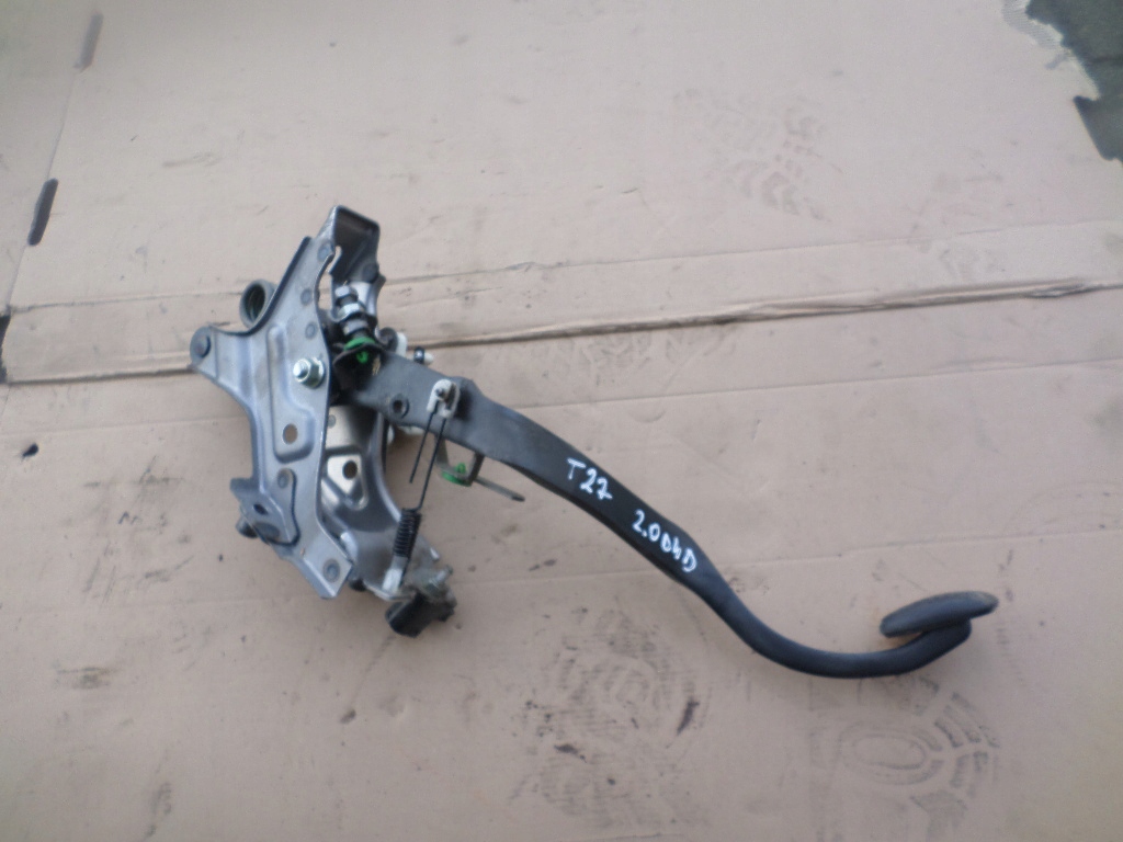 фото №1, Toyota avensis t27 09-14 педаль сцепления europa