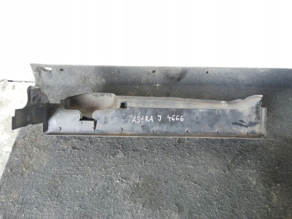 Купити 4666 напрямна бампера перед 13264477 opel astra j