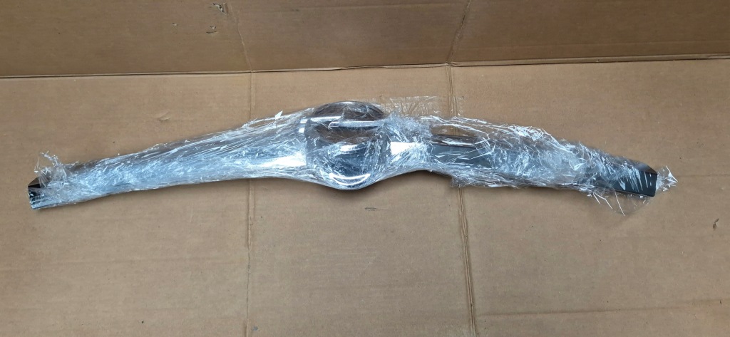 Opel corsa c рестайлинг  хром решетка  551290562 13111757 передок  оригинал Цена