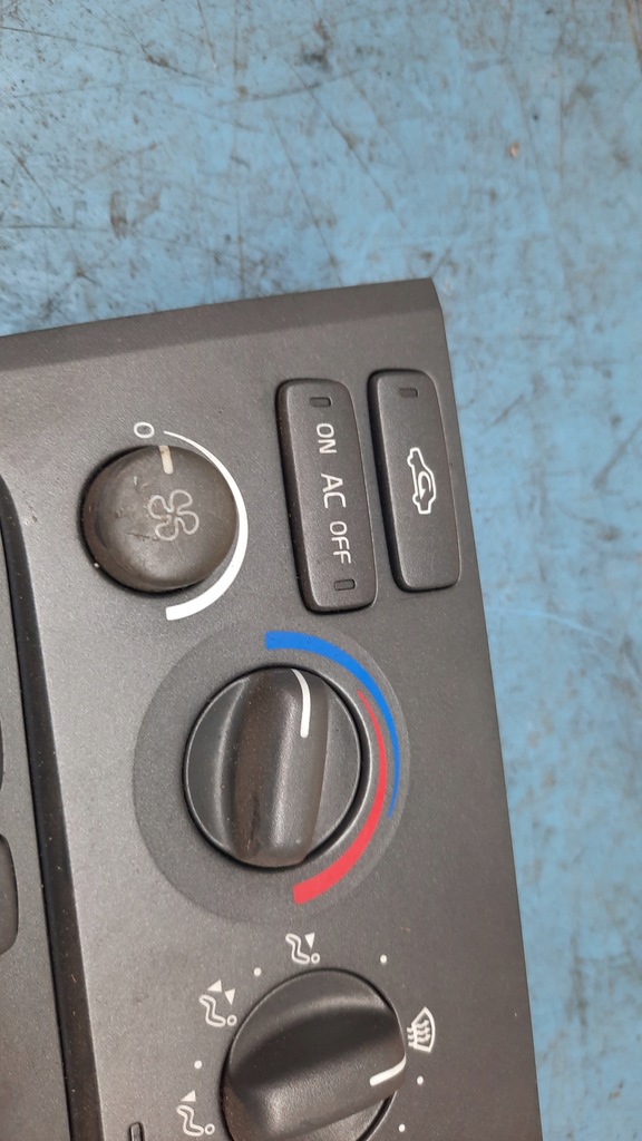 фото №4, Панель кондиционера volvo s60 v70 ii 9452367