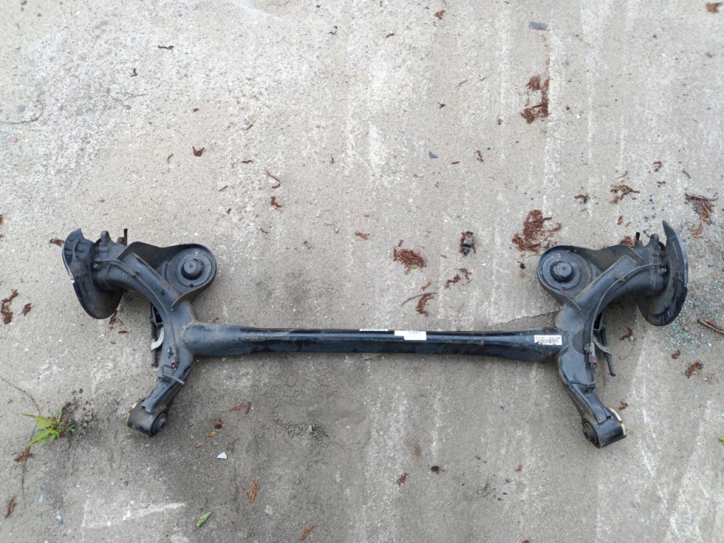 Купити Ssangyong tivoli балка підвіска задній