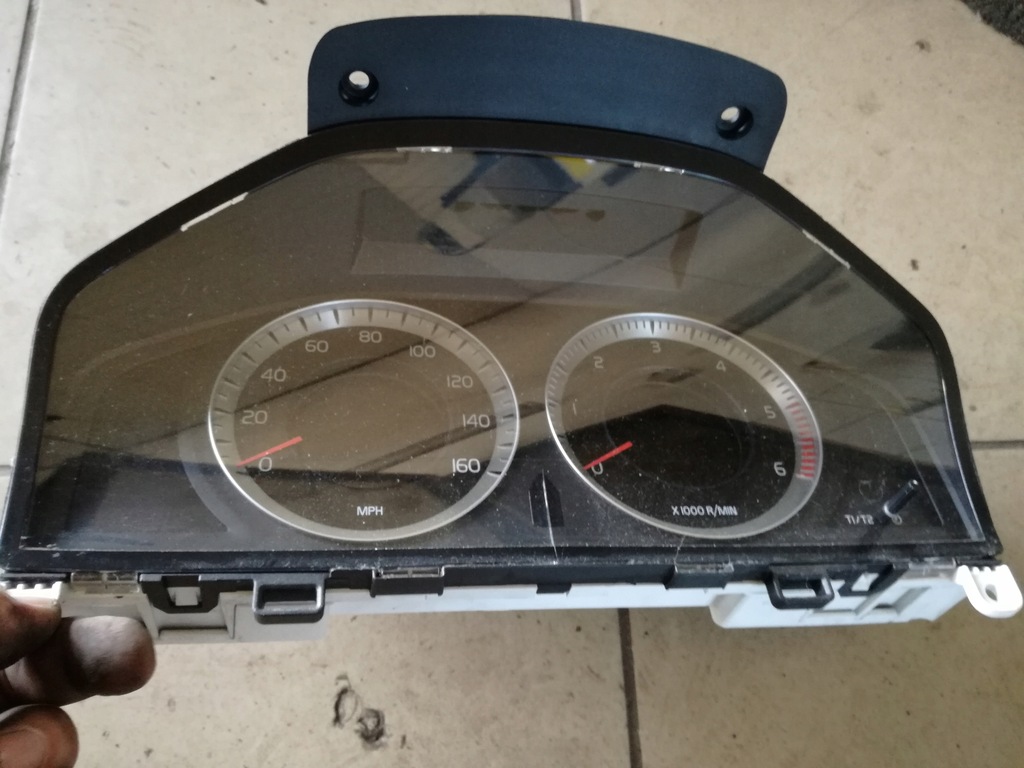 фото №1, Volvo xc60 i 2008 - 2013 rok счетчик приборы 2.4d 31270854aa uk