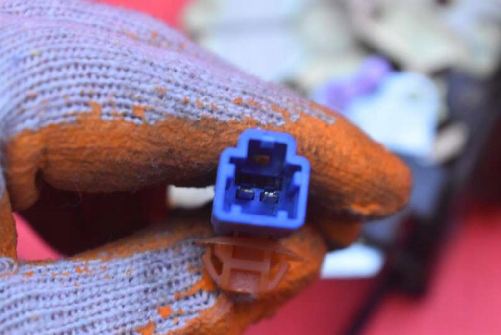 фото №7, Замок крышки задняя багажника honda hr-v 1 i 01-06