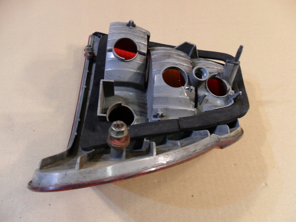 фото №12, Лампа левая задняя bmw 3 e46 fl 6907933