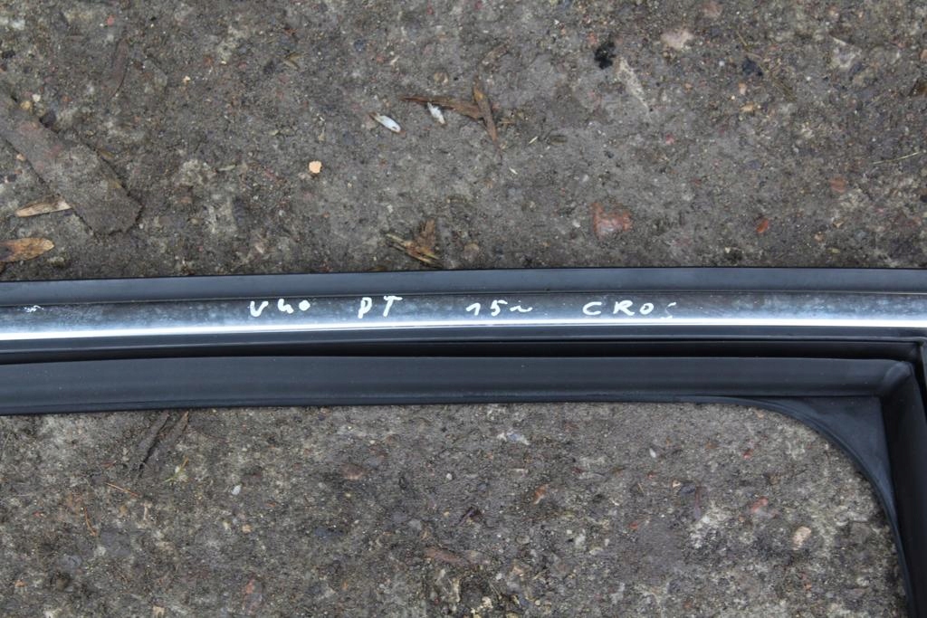 фото №9, Прокладка двері рамка права задня volvo v40 ii 2015r