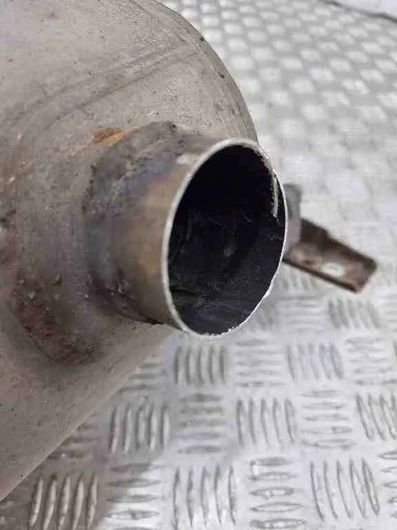 Гасник кінцевий bmw 3 f30, f80 7627073 2.0l бензиновий 2013 Недорого