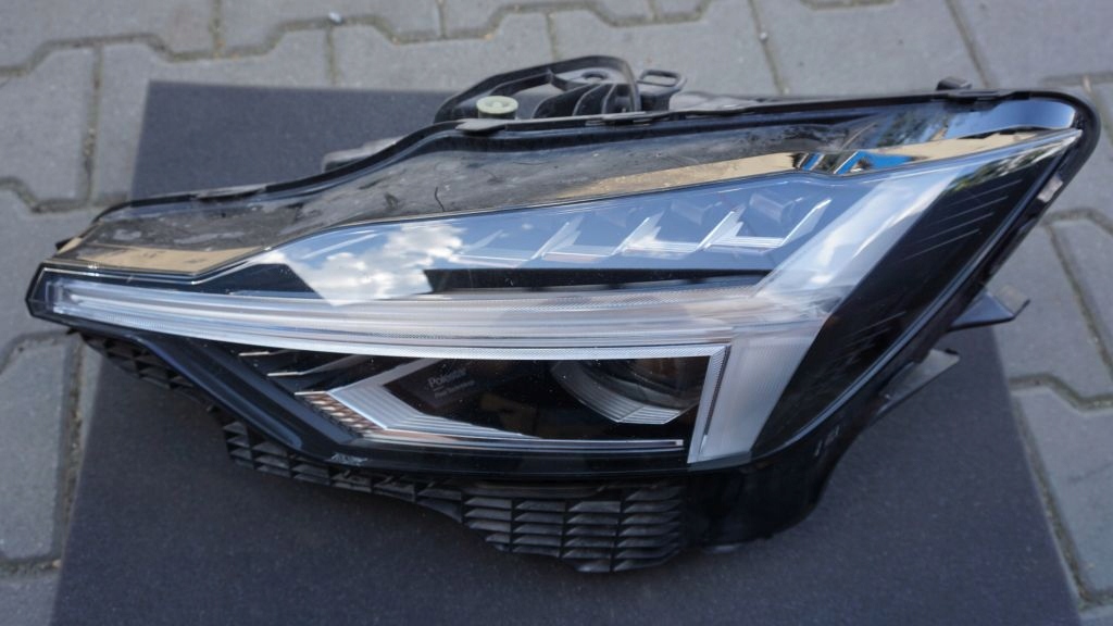 фото №1, Volvo polestar 2 - ліва передня лампа led