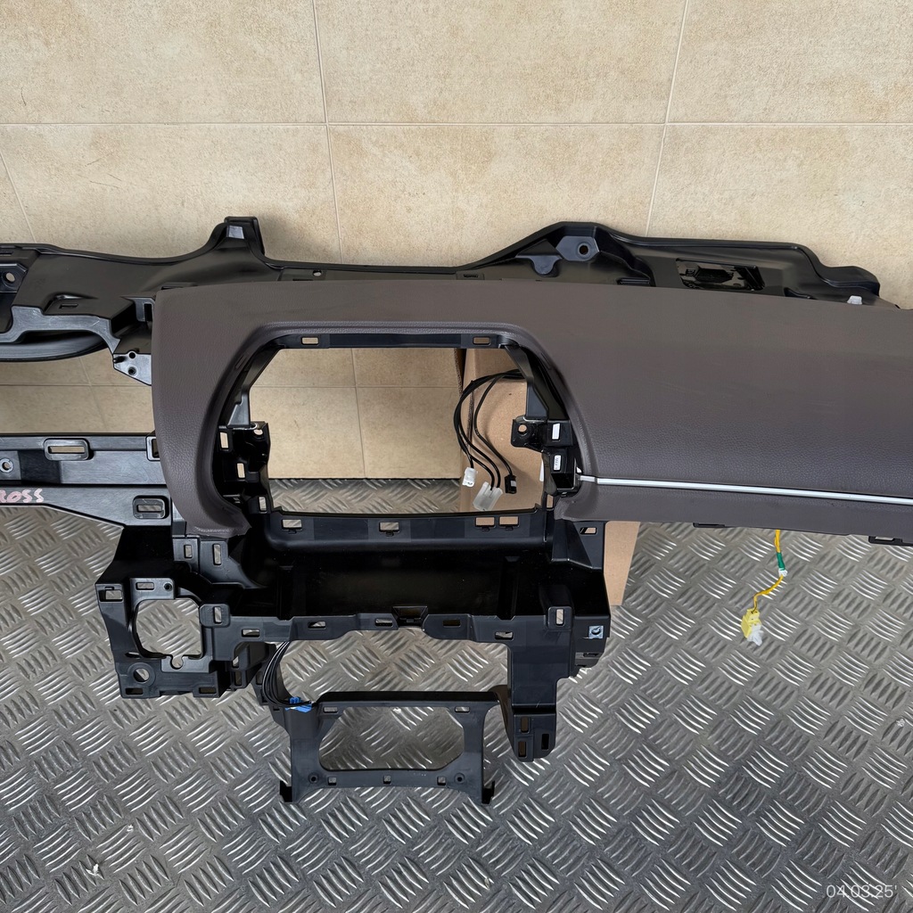 фото №8, Приборная панель комплектная подушка безопасности консоль ремни приборная панель toyota yaris cross 2022 rok