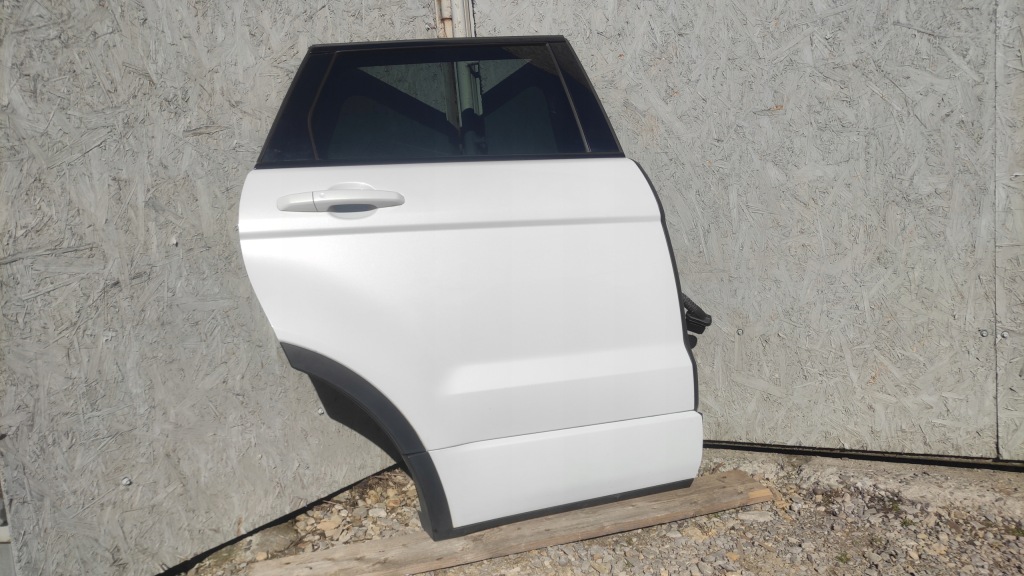 фото №1, Land rover range rover evoque l538 дверь правый задняя дверь правое задние