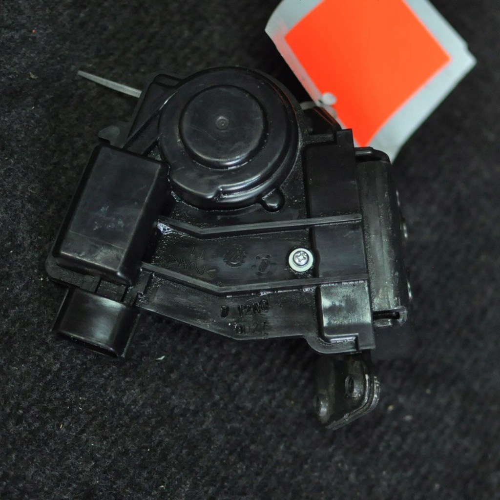 фото №5, Toyota iq 2010 замок крышки задний / багажника