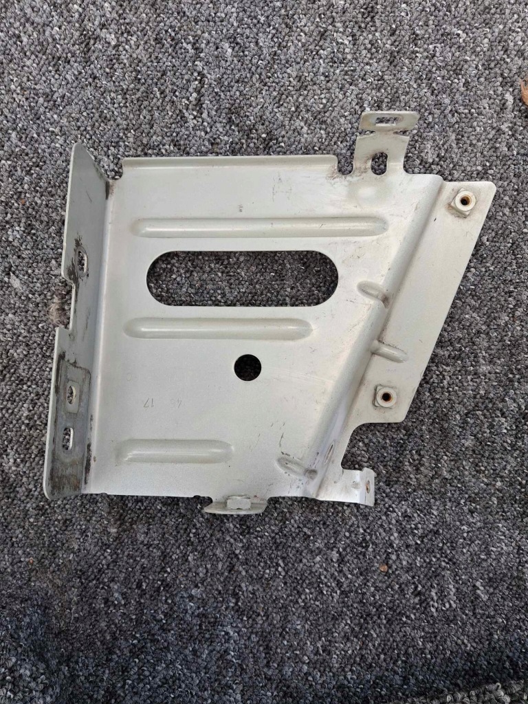 фото №1, Renault master кронштейн крыла левый 030-2531r