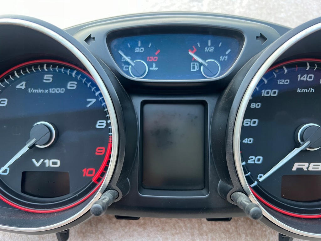 фото №5, Audi r8 v10 420 2006-…licznik прилади 420920930e ue