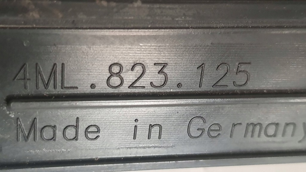 Прокладка капот перед сторона левая lamborghini urus 4ml823125 Цена