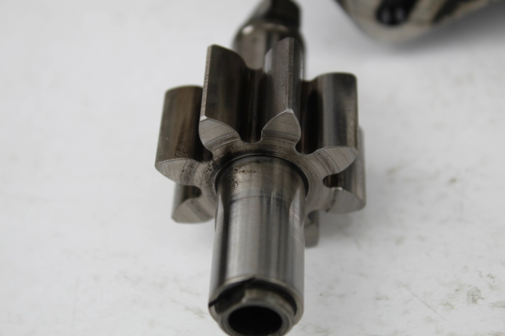 Насос oleu f10 f20 f30 x3 f25 2.0d n47d20c bmw 7810823 Недорого