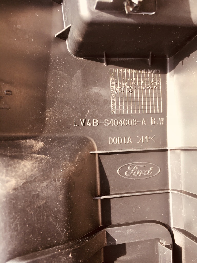 фото №10, Ford kuga mk3 2,5 2019 гибрид защита поперечина крышки багажника