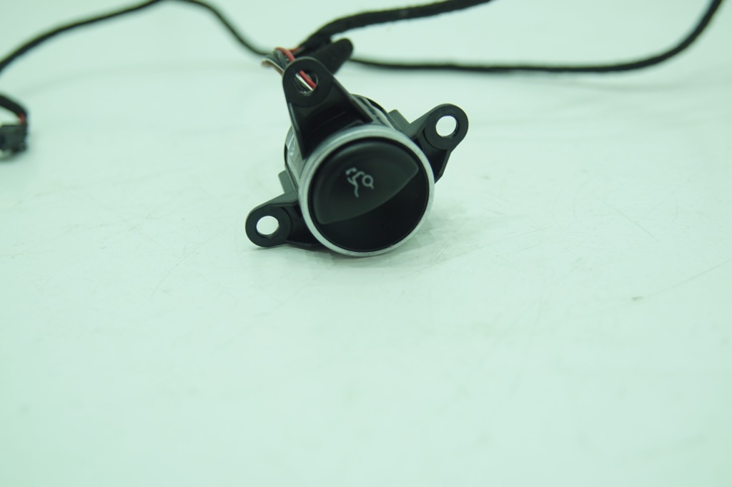 Купить Панель открывания крышка топлива a2308700610 mercedes sl r230 02