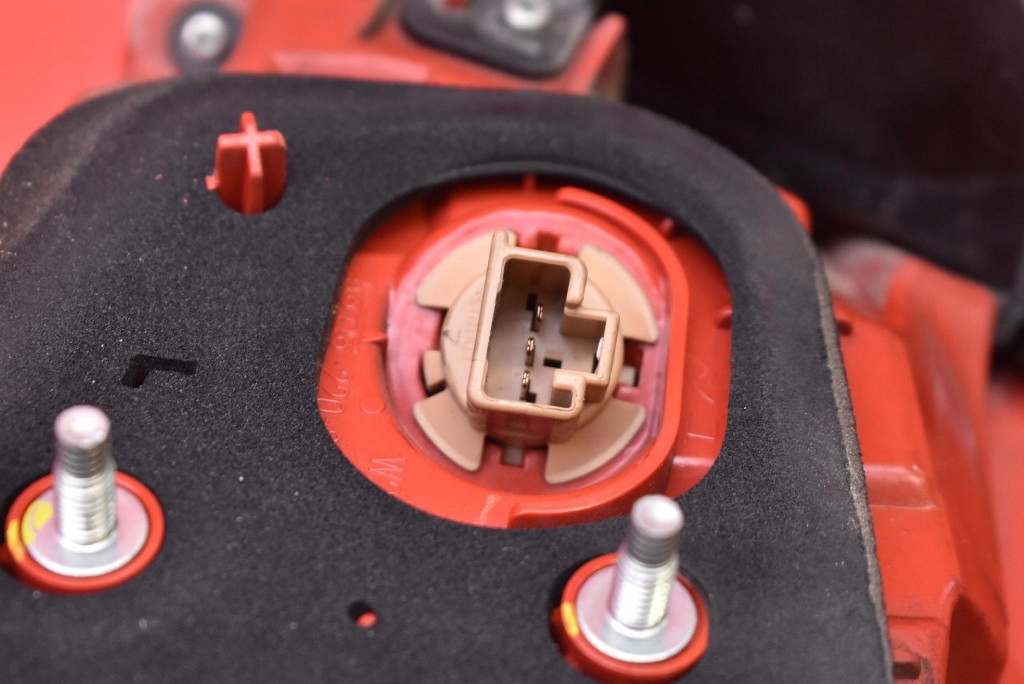 фото №7, Лампа левая задняя задняя 220-87977 mitsubishi lancer 8 viii 5d hb 07-16