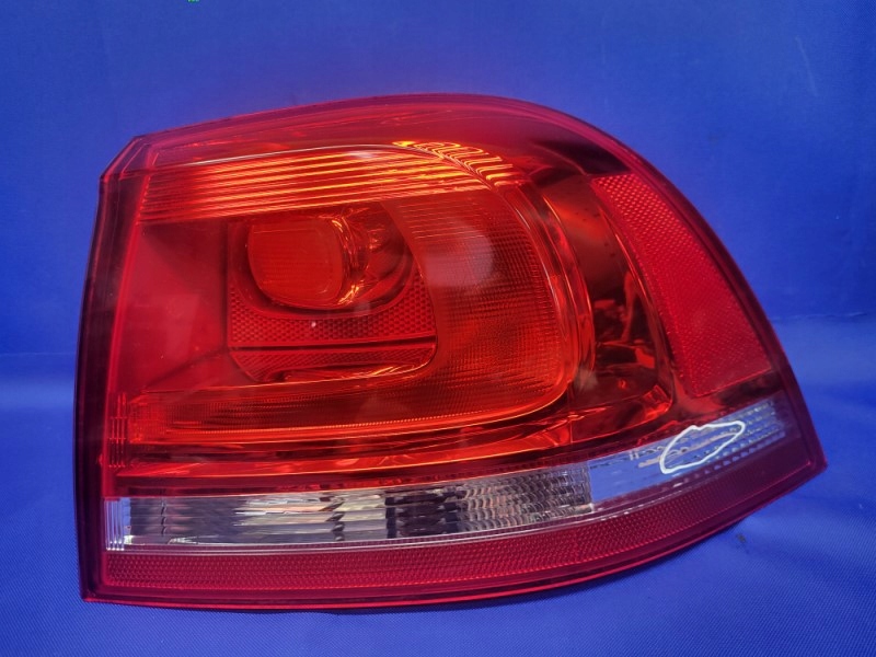 фото №1, Лампа правый задняя vw touareg ii