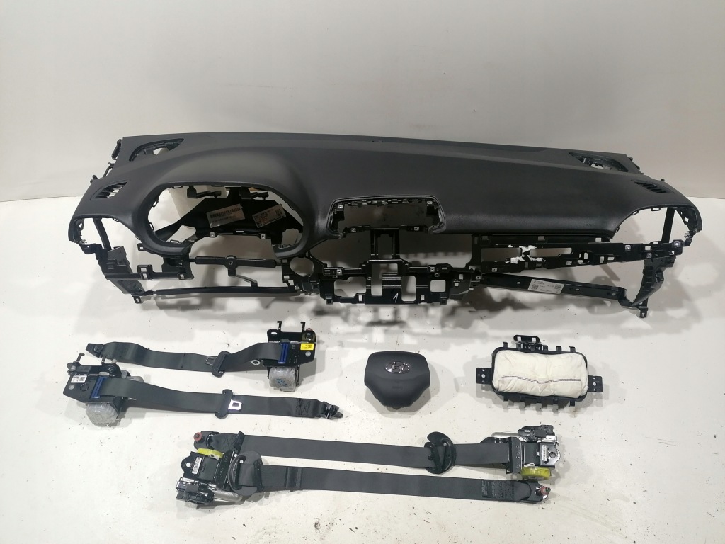 фото №1, Hyundai i30 iii панель приладів консоль подушка безпеки подушки безпеки ремені оригінал