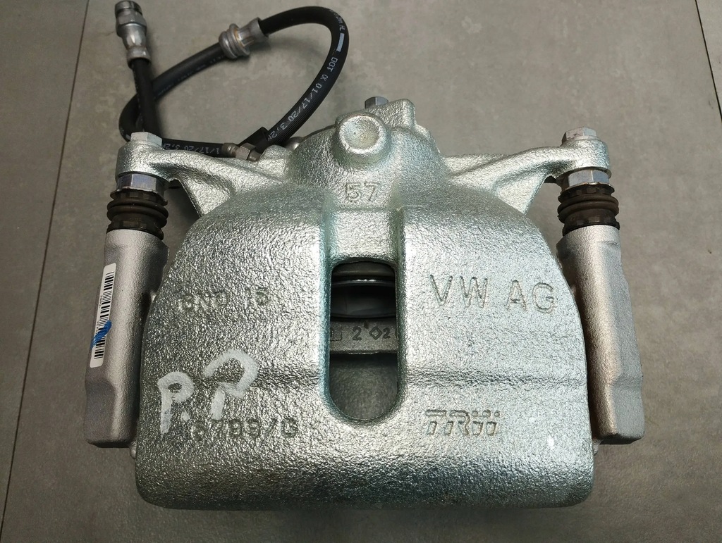 фото №1, Audi q3 f3 83a суппорт правый перед 3q0106g