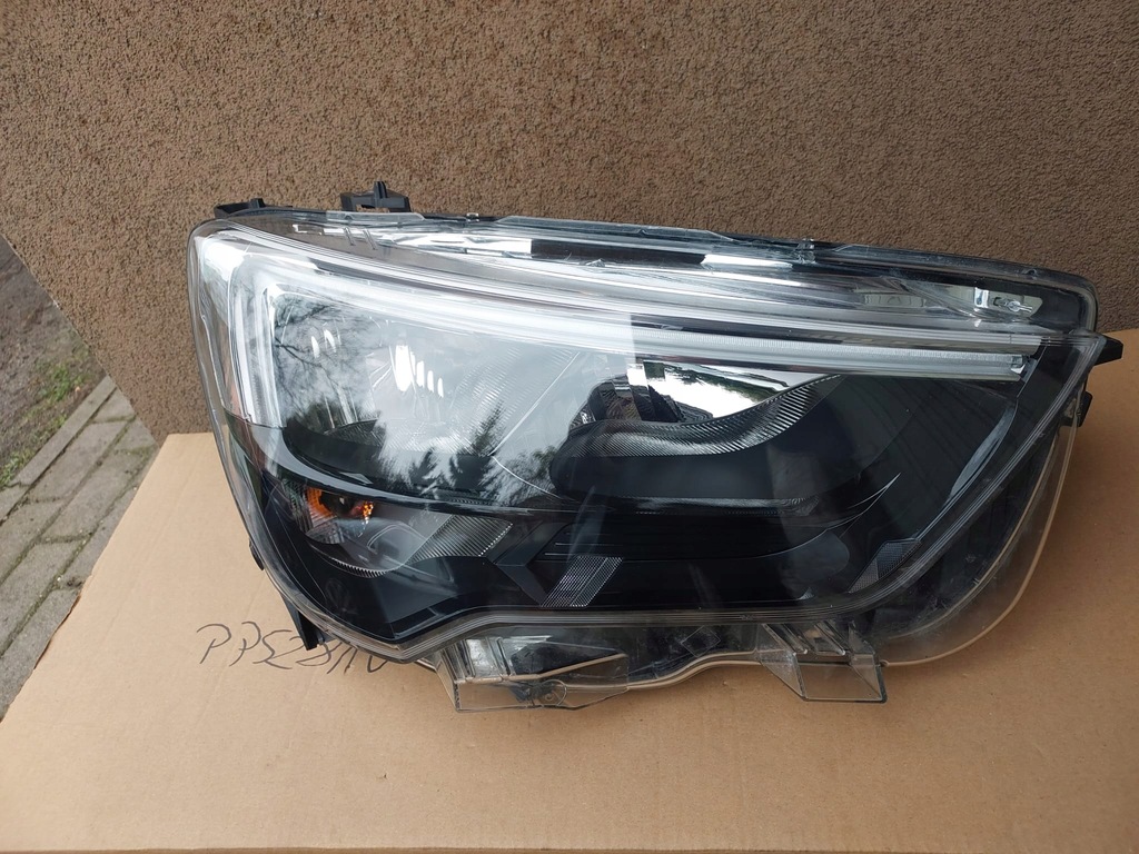 фото №1, Opel combo e 2018- обычная led правая