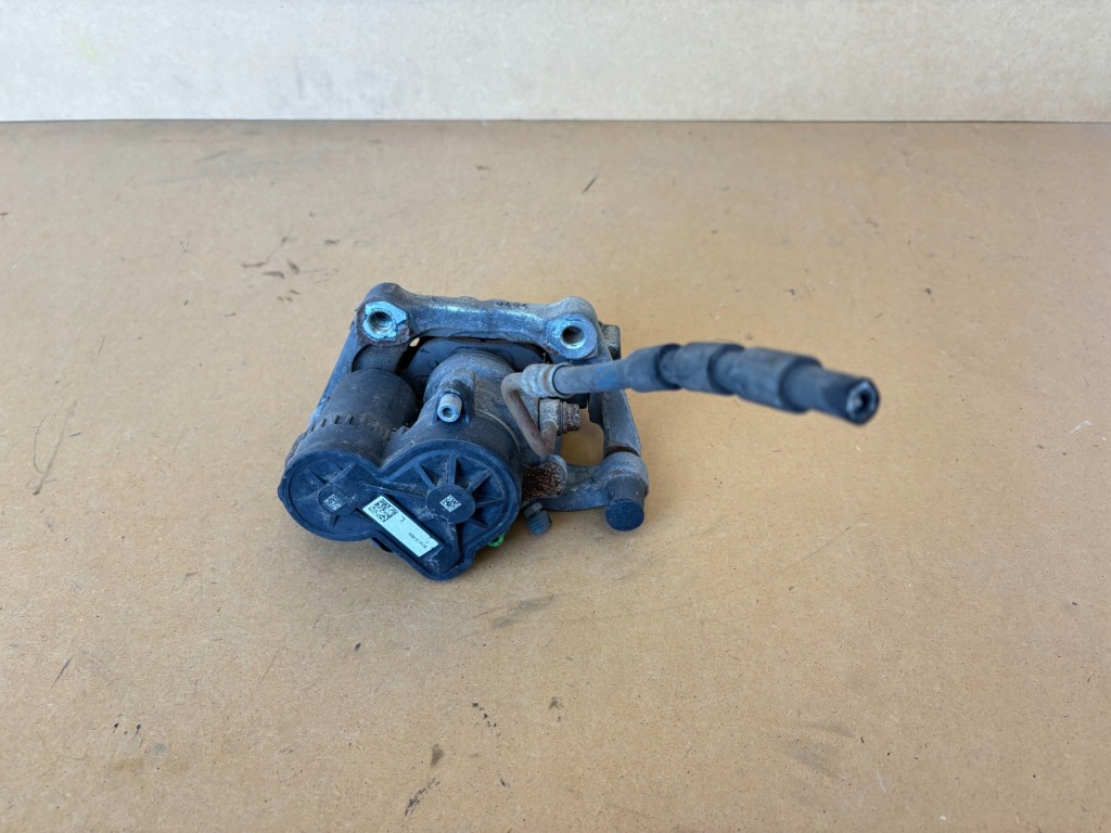 фото №1, Mazda 3 bp iv 2.0 20- суппорт левый задняя задний левый