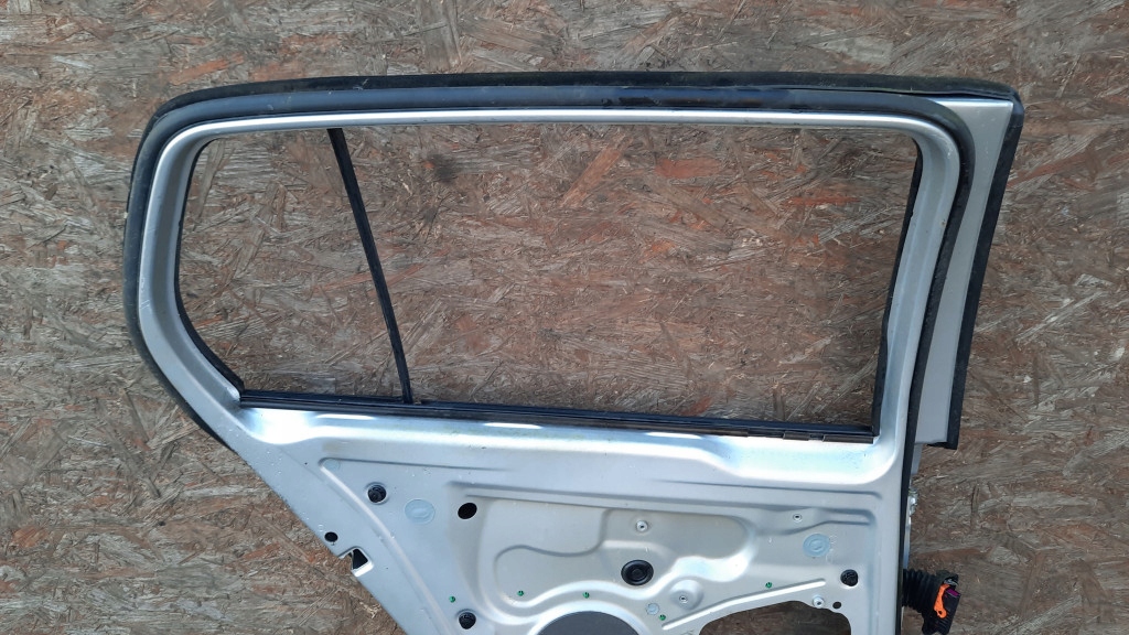 фото №8, Рама рамка двері лівий задня volkswagen golf v 07r