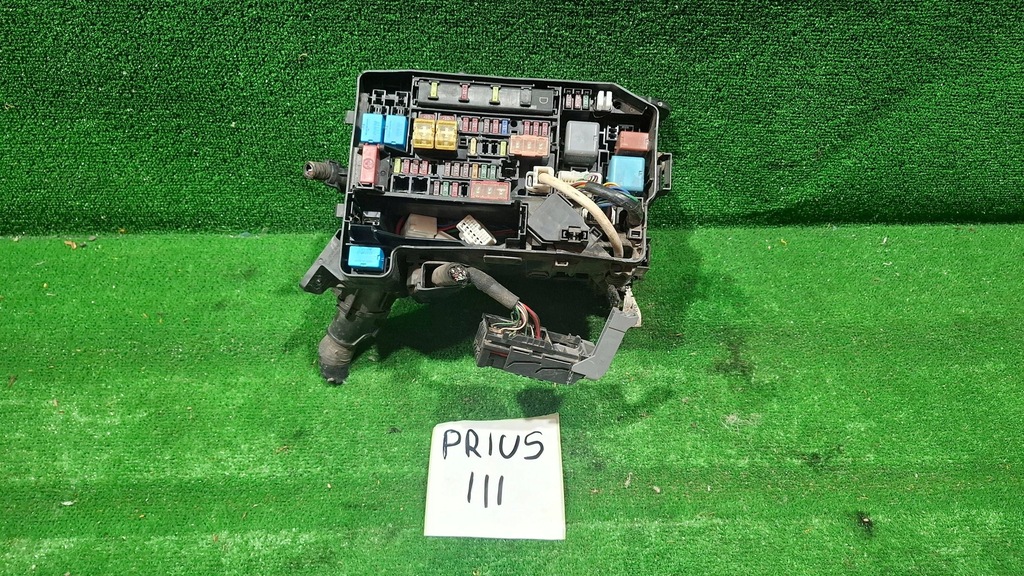 фото №1, Коробка предохранителей toyota prius iii 1.8h 2010 rok