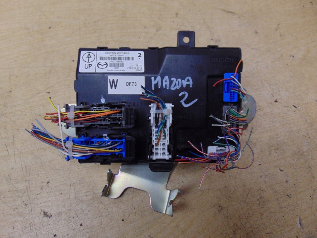 фото №1, Коробка модуль комфорту mazda 2 ii de d652-67560-e