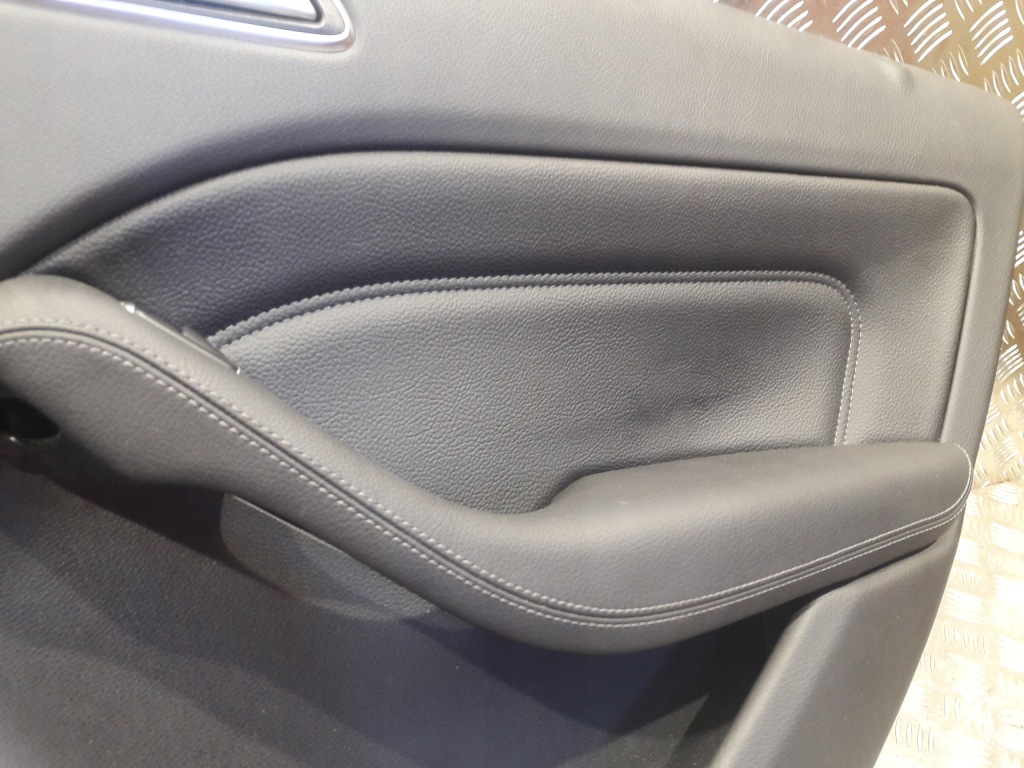 фото №10, Mercedes b w246 2014r обшивка двері правий задня