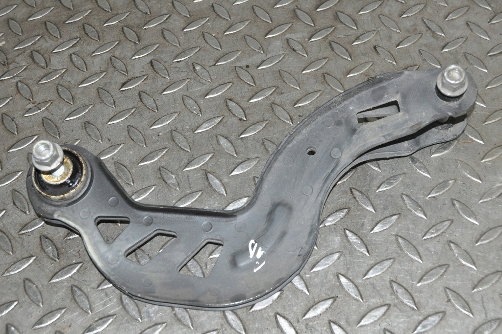 фото №2, Mercedes x156 gla220 cdi 2017 rhd задний правый рычаг