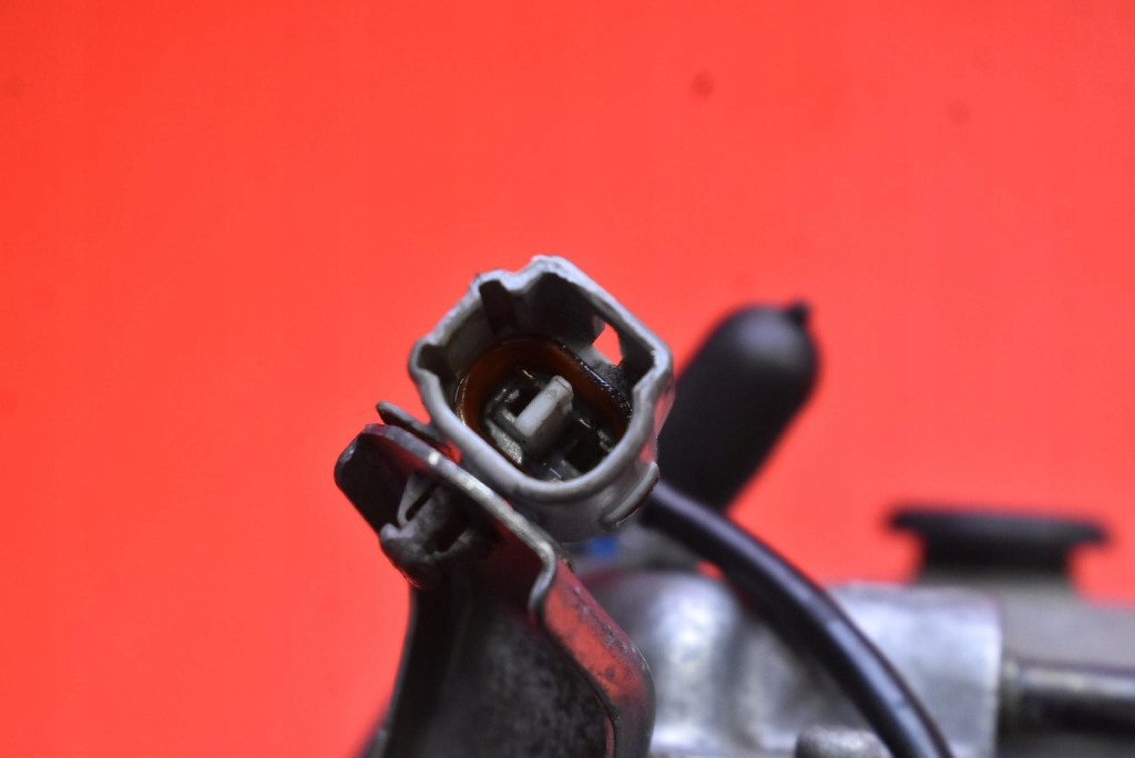 фото №7, Корпус фильтра топлива 23300-0r110 toyota verso 1 i 2.0 d-4d 128km 09-13