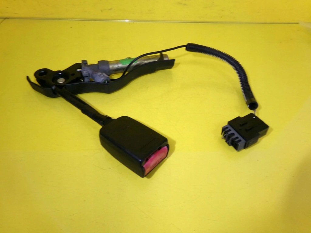 фото №9, Клипса натяжитель поперечина безопасности левая перед peugeot 306 cabrio nr69