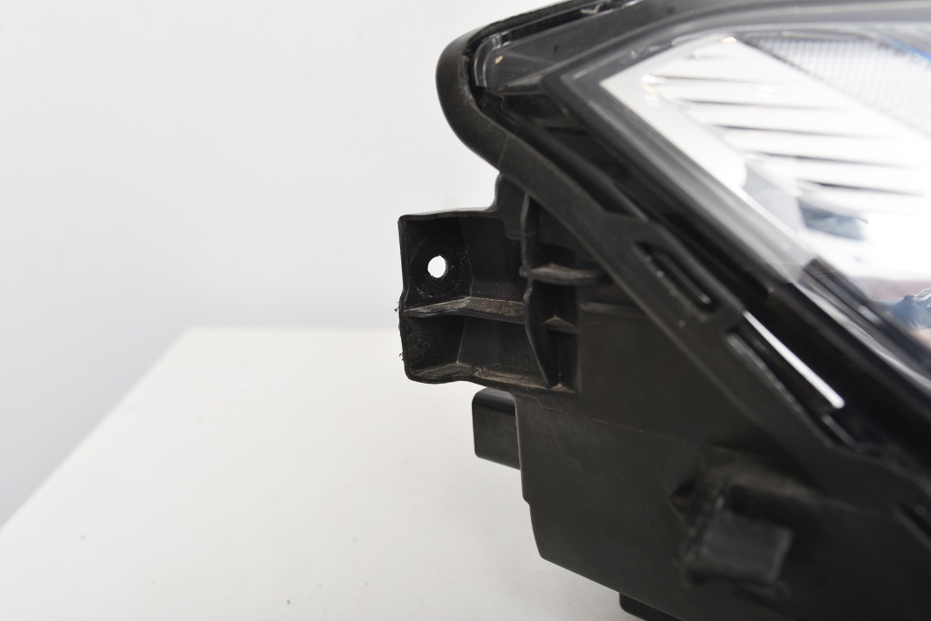 Volvo xc60 2 рестайлинг  фара правый  перед full led 32404710 европа в Украине