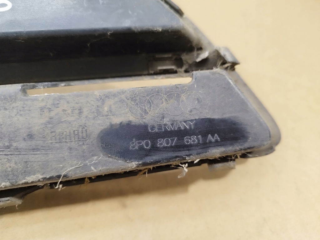 Протитуманна фара + решітка хром лівий бампер перед audi a3 8p lift 2008-2012 Недорого