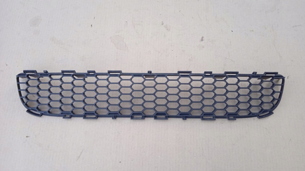 фото №1, Решітка бампера середня toyota corolla verso ii