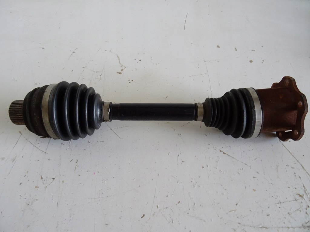 фото №1, Audi a4 a5 приводной вал левая 8k0407271aj
