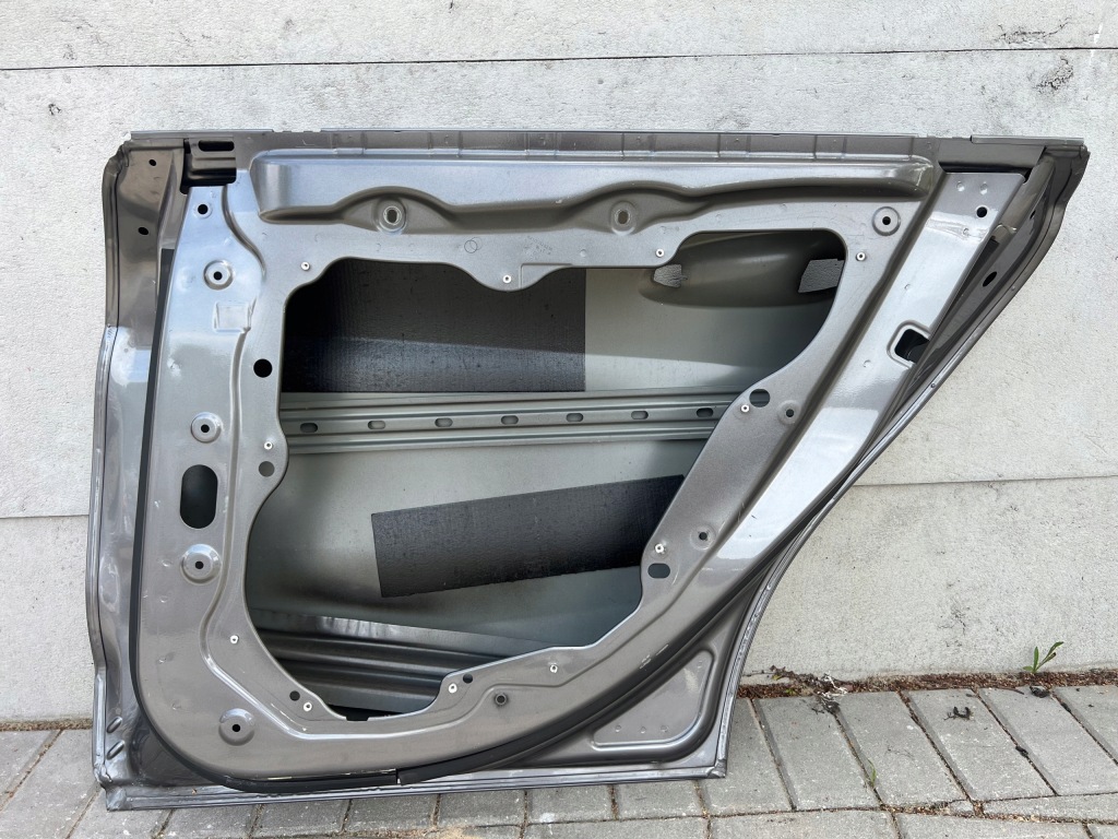 Дверь mercedes cla w117 117 задняя правая  задняя правое Недорого