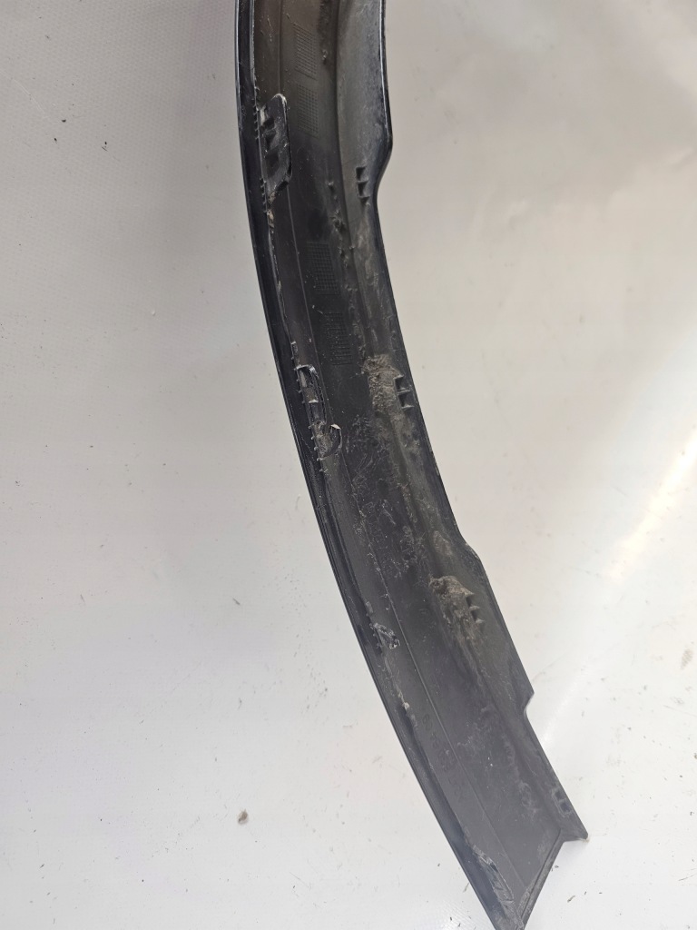 Молдинг на крила правий задній do mercedes glb amg x247 17- права a2478806409 Оригінал