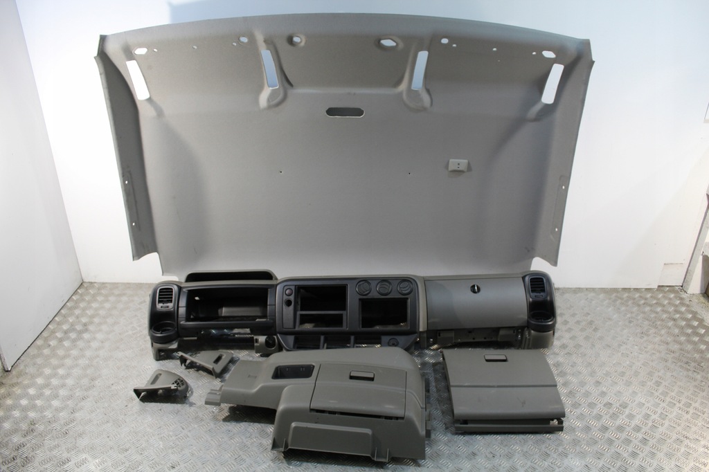 фото №1, Панель приладів стеля салон nissan nt500