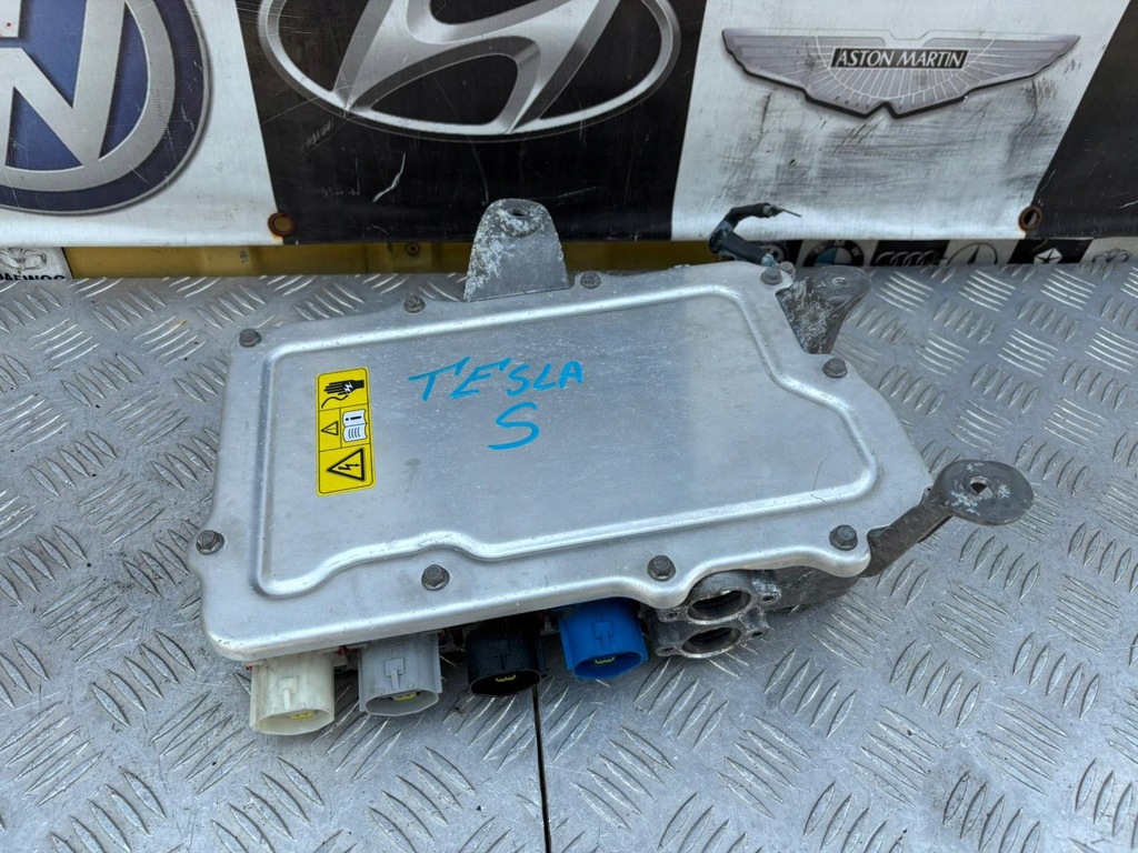 фото №1, Tesla model s lift блок управления преобразователь напряжения 1059891