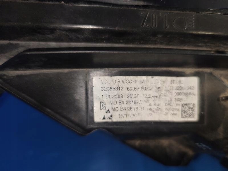 Volvo s60 v60 18- 32365342 mid led фара передня перед правий Київ
